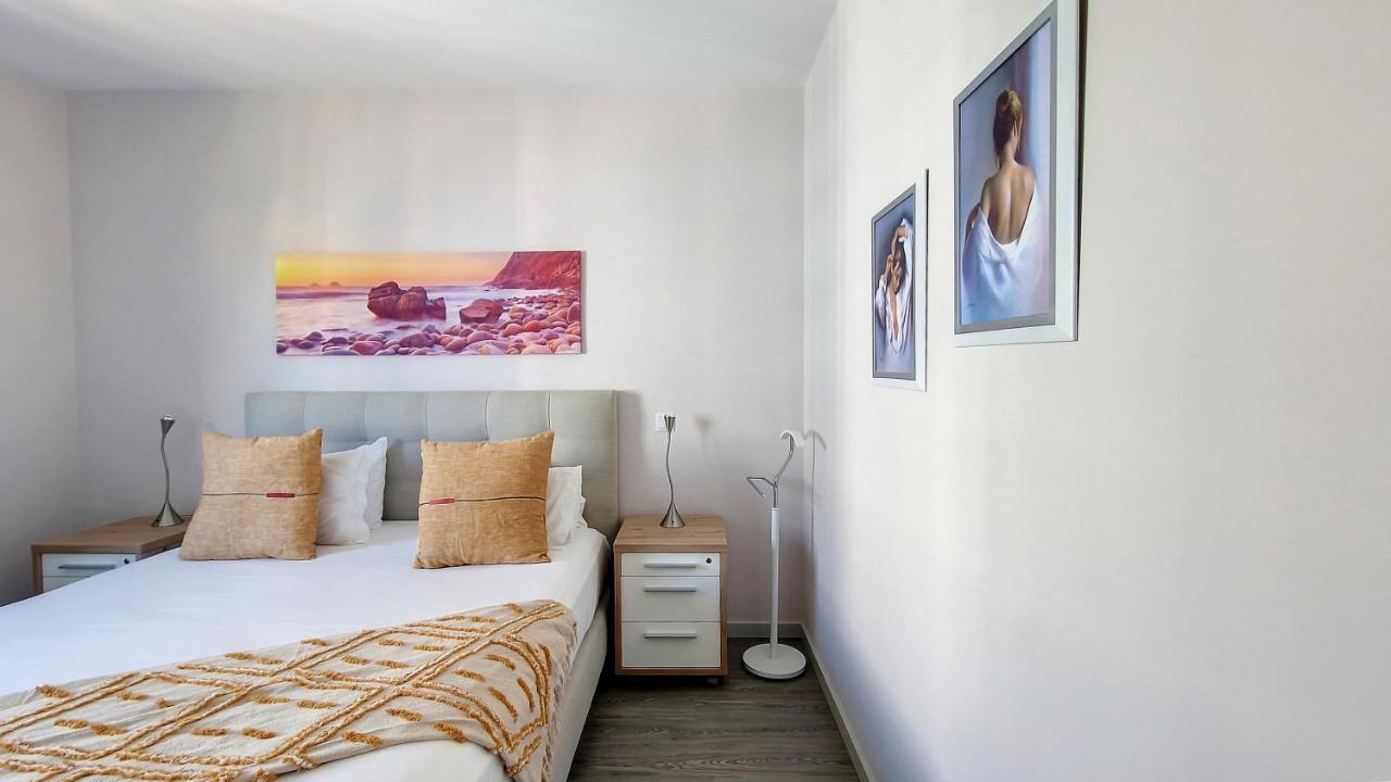 פונשל Rainbow Apartment By Lovelystay מראה חיצוני תמונה