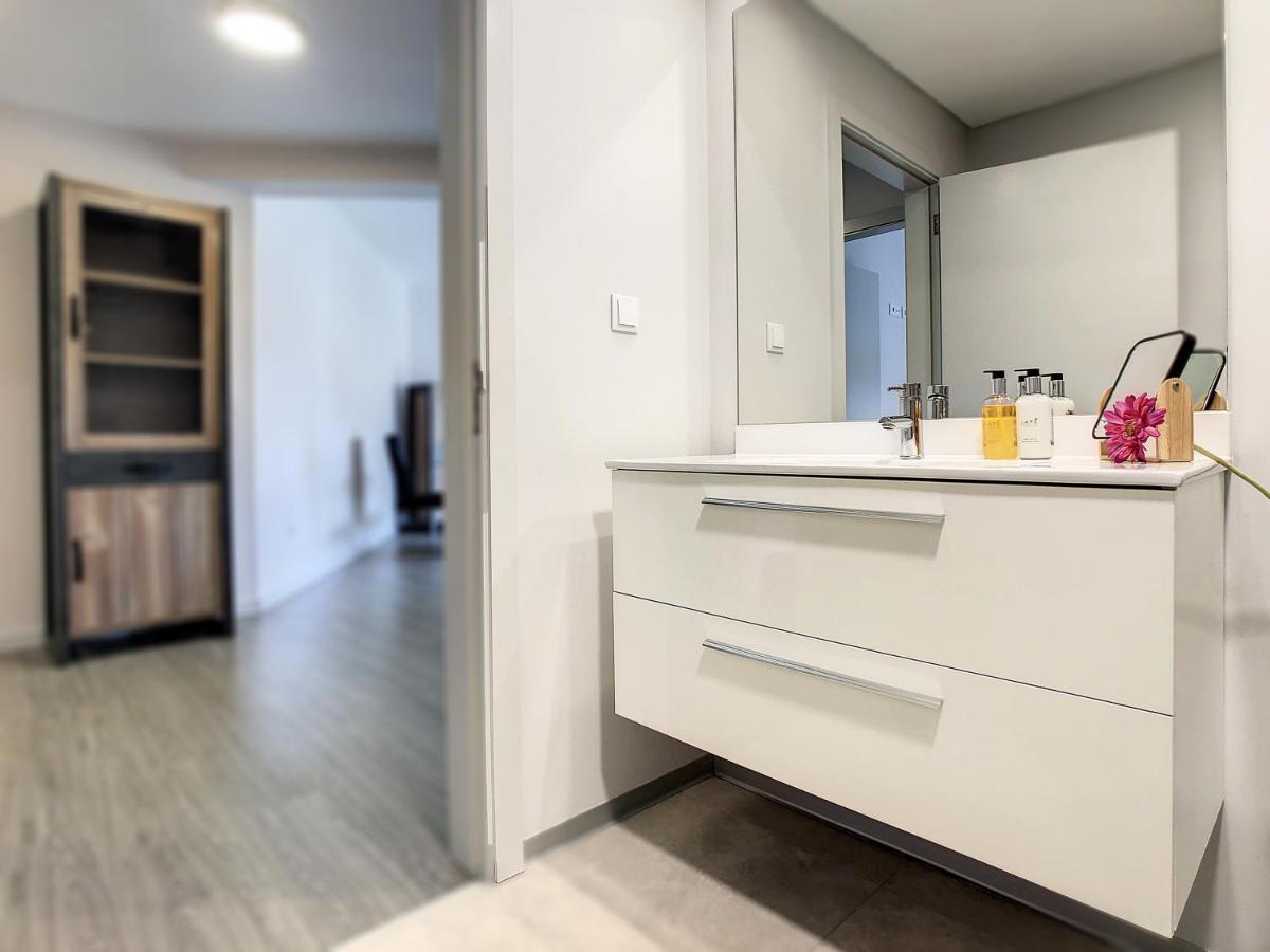 פונשל Rainbow Apartment By Lovelystay מראה חיצוני תמונה